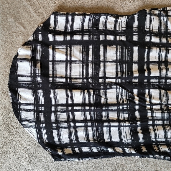 Velvet by Graham and Spencer cap sleeve blouse size medium - Picture 8 of 11